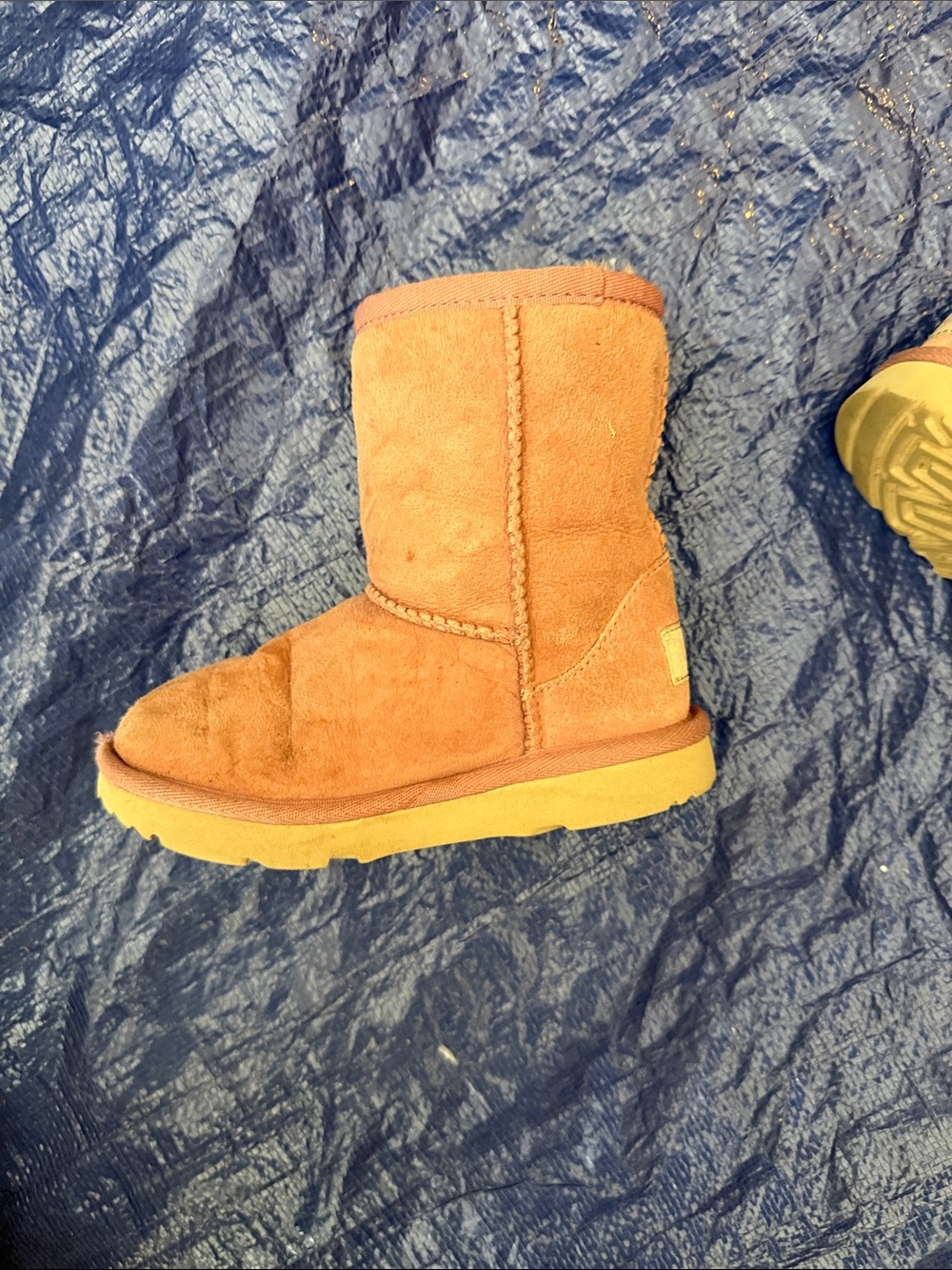 UGG Kids  Suede Classic Short Boot